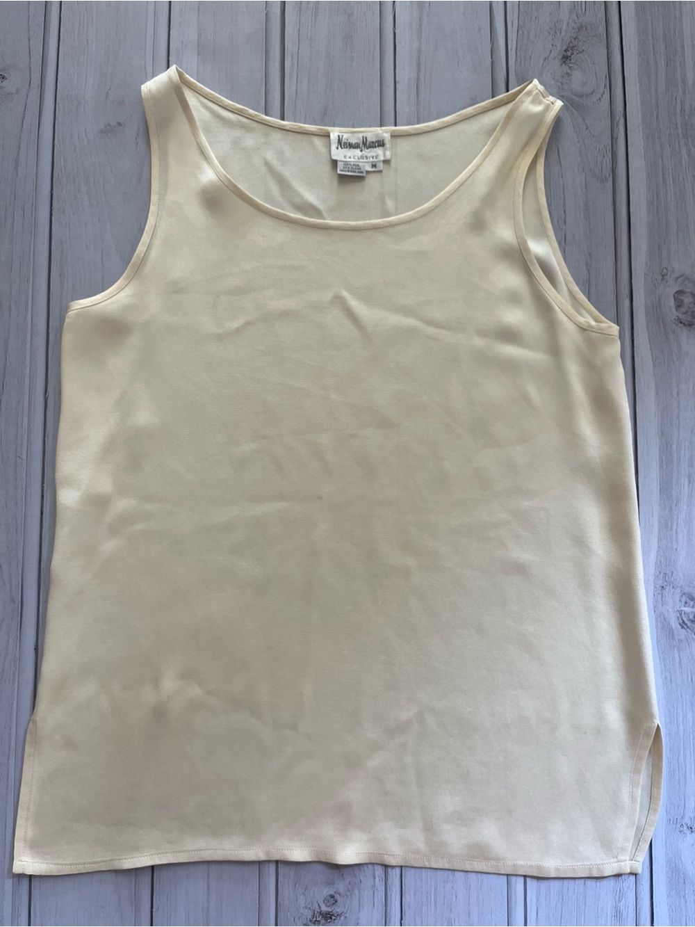 Neiman Marcus 100% silk ivory/ cream color pullover sleeveless tank top. Medium - Picture 5 of 11
